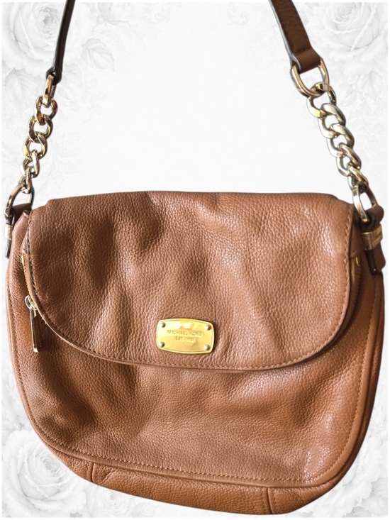 Michael Kors Handbags - Michael Kors Tan Pebbled Leather Shoulder Bag with Gold Hardware Chains